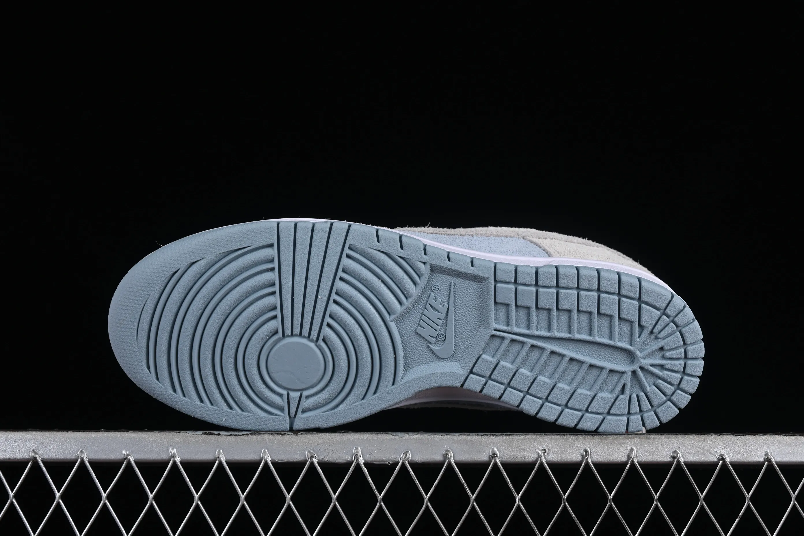 All categories Nk SB Dunk series Nk SB Dunk Low low-top sneakers Nk Dunk Low Frozen 2.0 SB low-top casual sneakers FZ3779-025